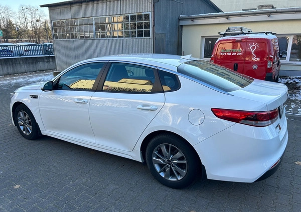 Kia Optima cena 52500 przebieg: 168887, rok produkcji 2016 z Legionowo małe 37